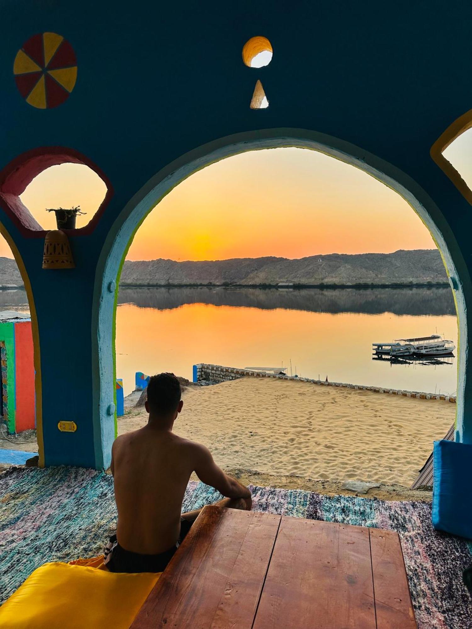 Heissa Hostel Aswan Exteriör bild