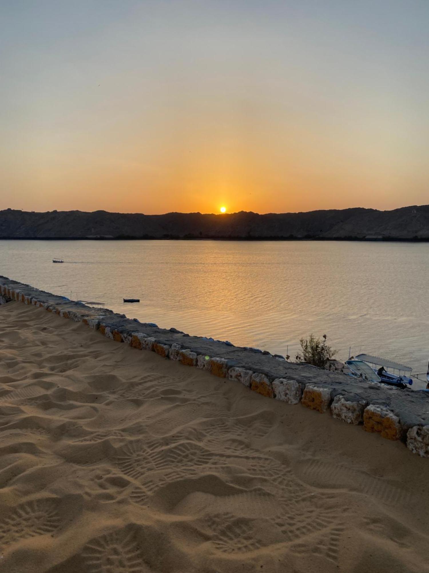 Heissa Hostel Aswan Exteriör bild